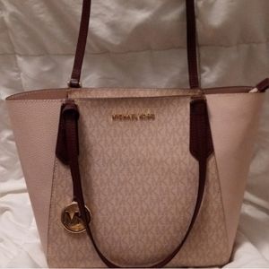 Michael Kors Kimberly tote